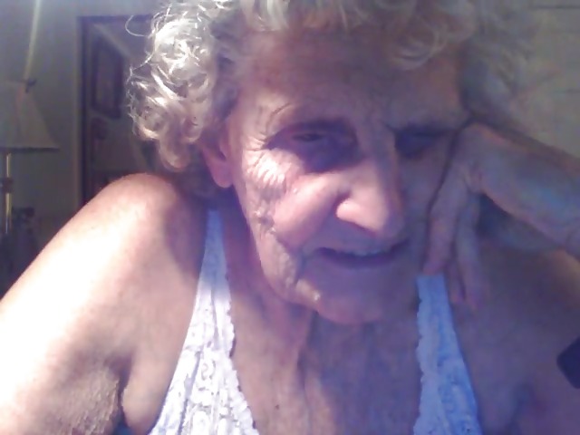 Granny from webcam #35959110