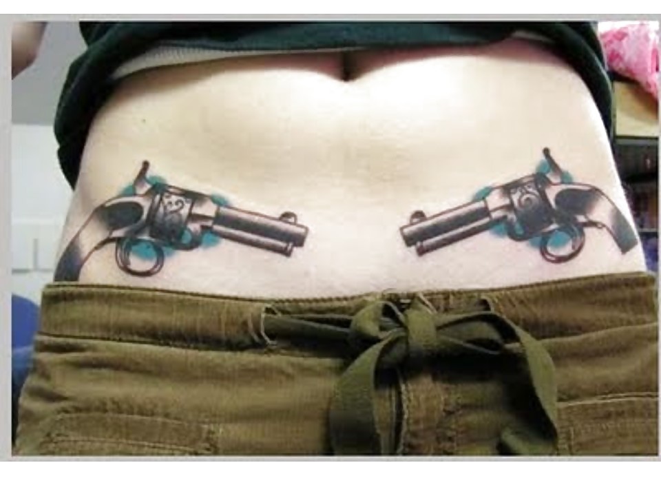 Más de 1000 tatuajes de coños
 #37190199