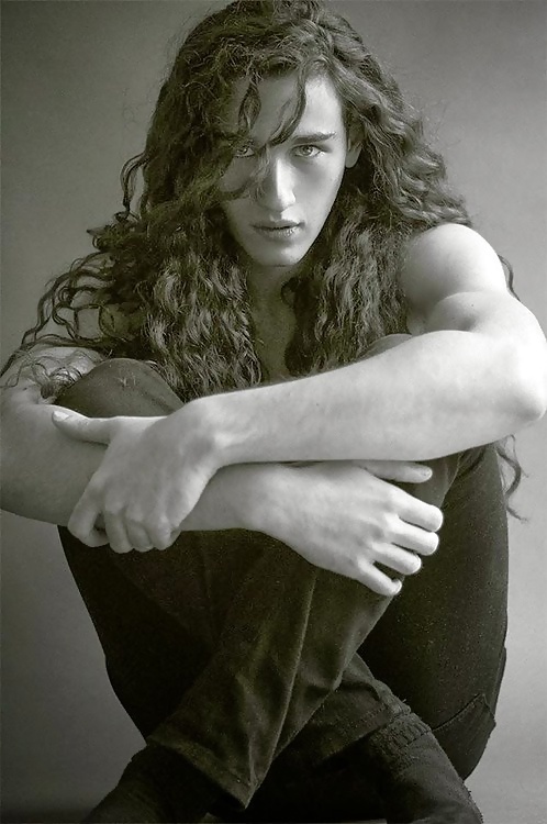 Belleza de pelo largo 6
 #22902637