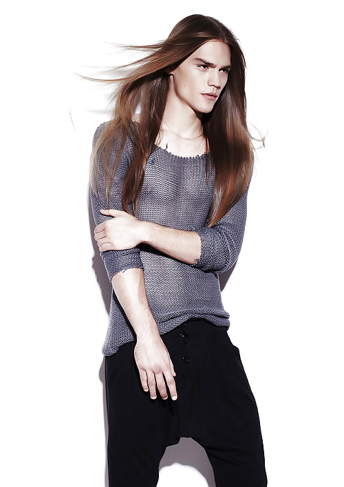 Belleza de pelo largo 6
 #22902690