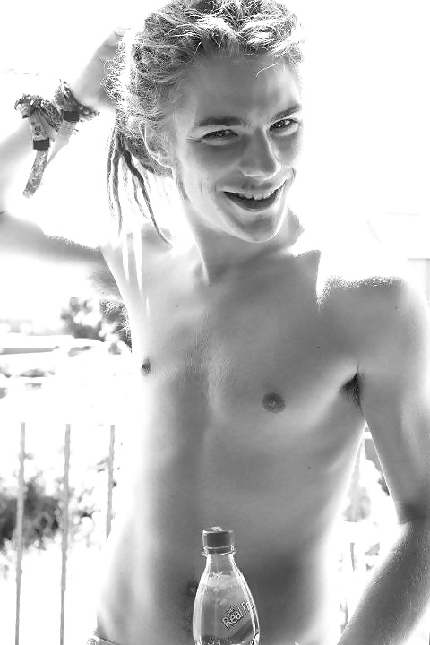 Belleza de pelo largo 6
 #22902733