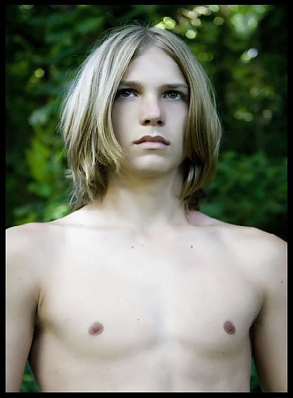 Belleza de pelo largo 6
 #22902822