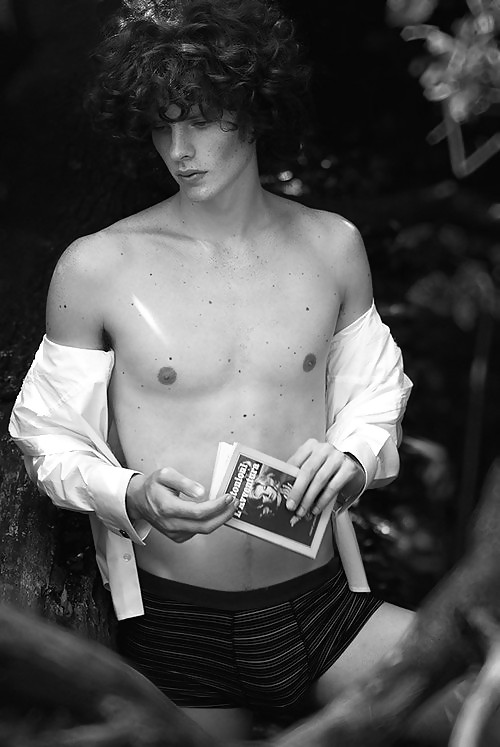 Belleza de pelo largo 6
 #22903009