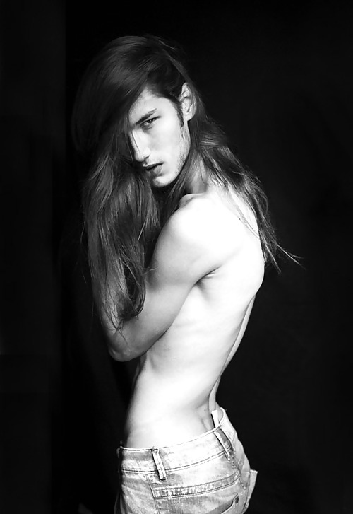 Belleza de pelo largo 6
 #22903017