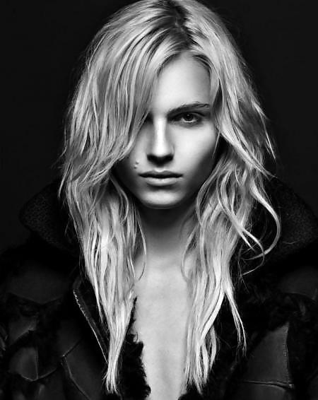 Belleza de pelo largo 6
 #22903034