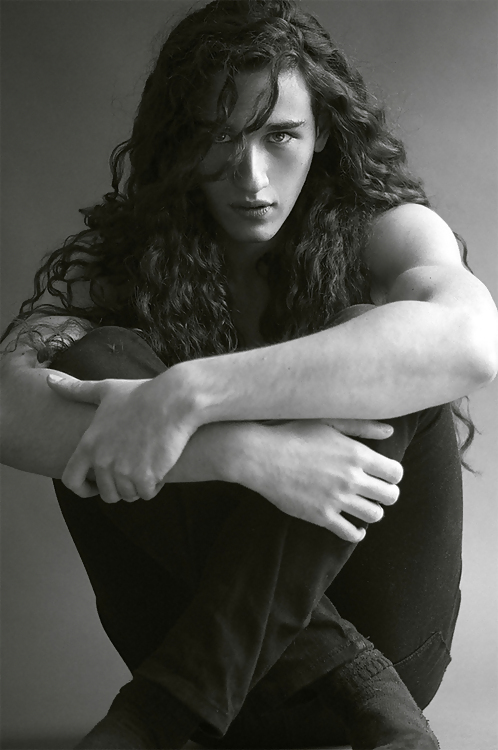 Belleza de pelo largo 6
 #22903043