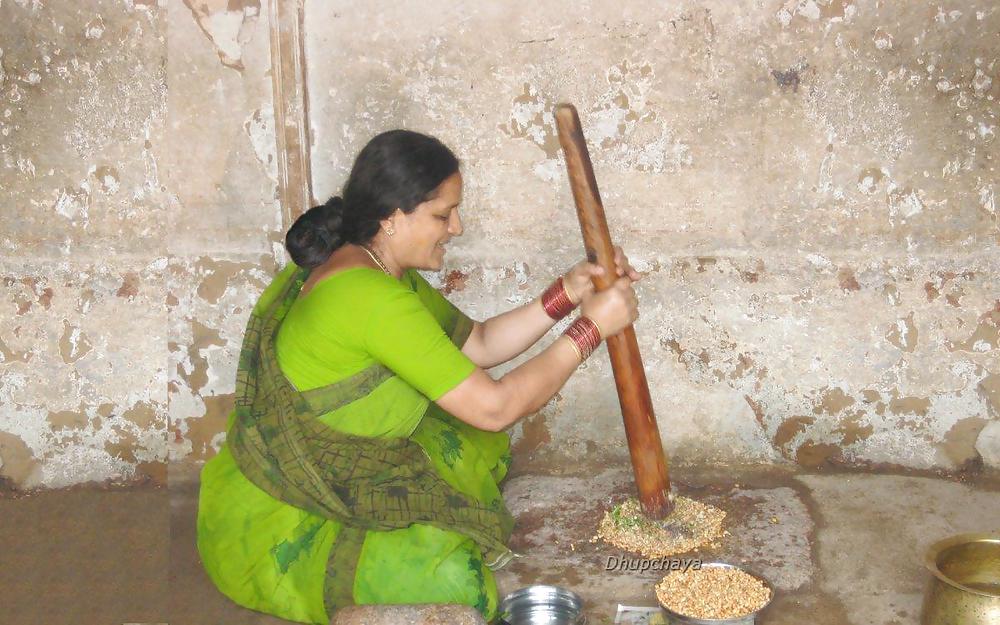 Desi tías
 #24121538