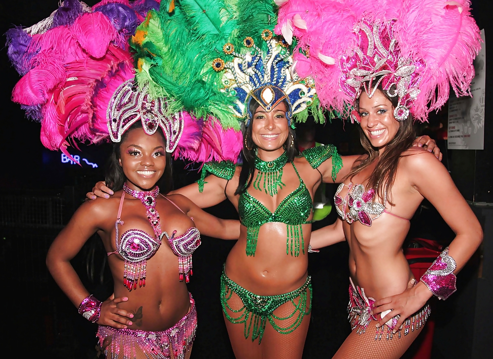 Carnavales colores: belleza reinas samba jóvenes 2
 #36279469