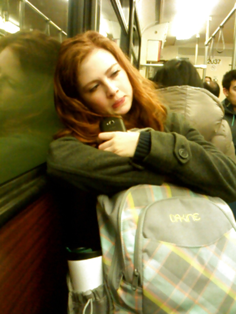 Voyeur - karen gillan sosia sul treno
 #37703240