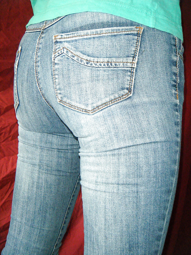 Polla de jeans apretados 
 #35320094