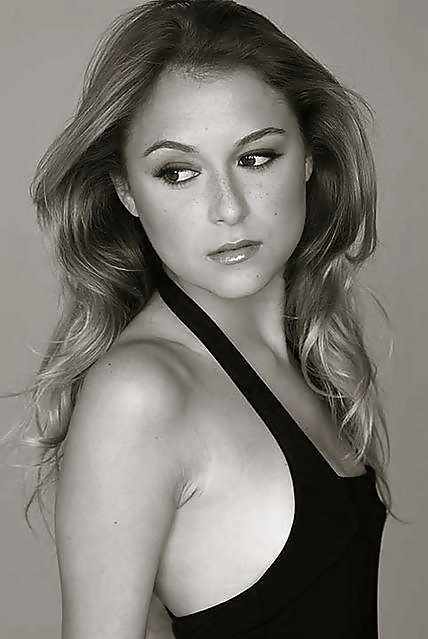 Alexa vega
 #33566580