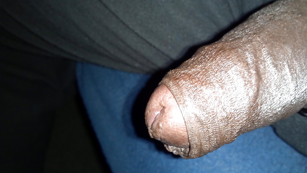 Mirando a escondidas
 #27789694