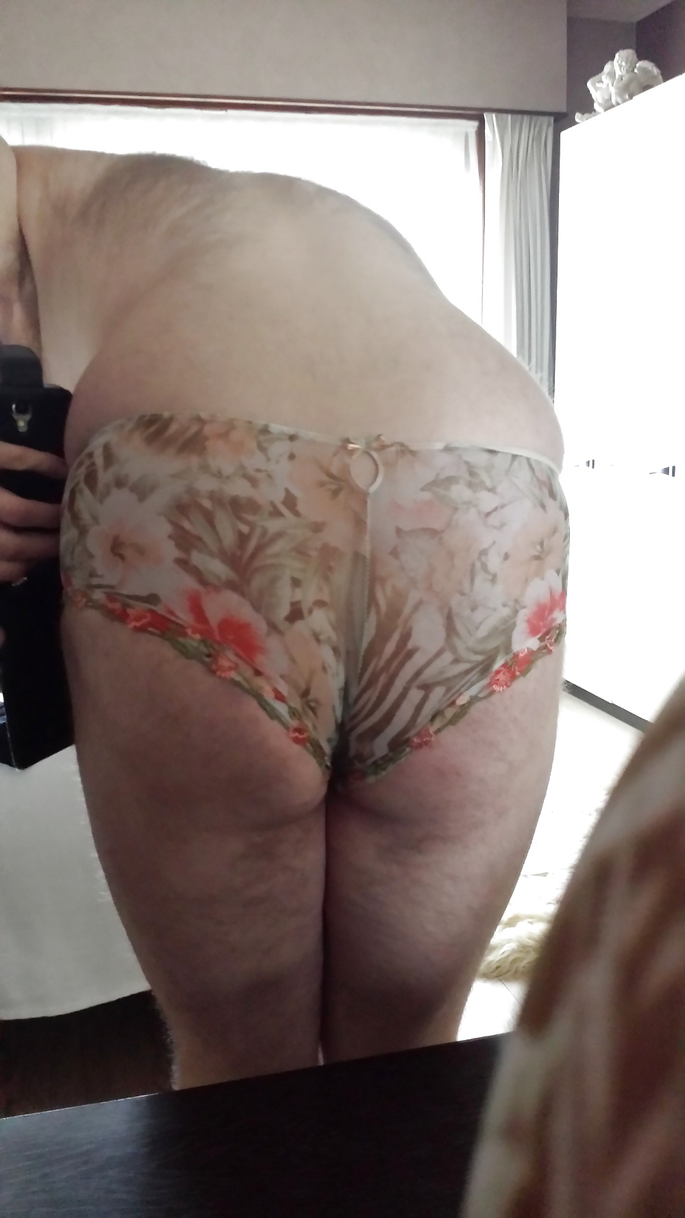 ランジェリーの私
 #29734055