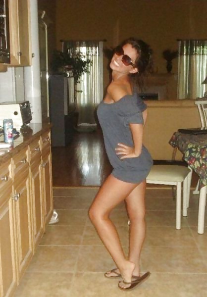 Chicas con vestidos sexys ajustados
 #33286981