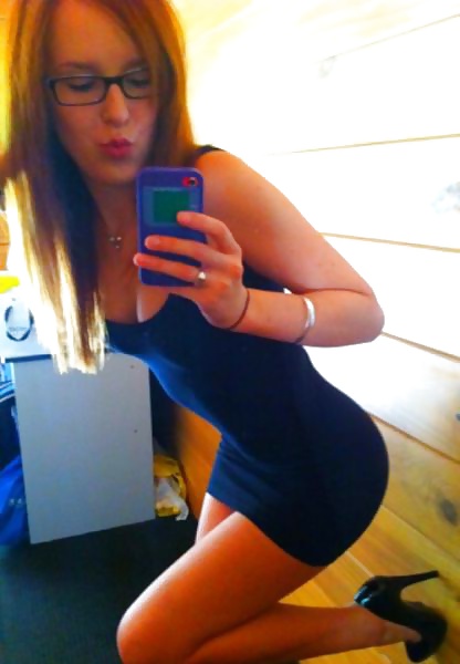 Chicas con vestidos sexys ajustados
 #33287063