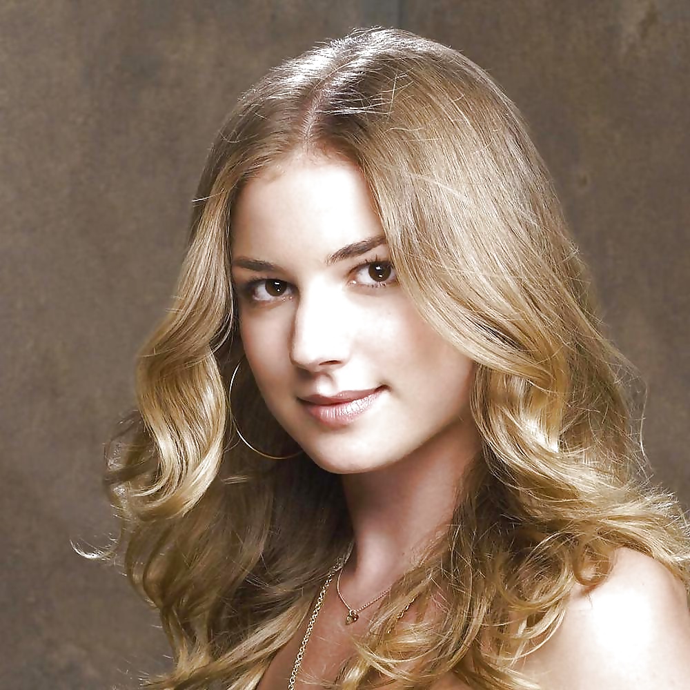 Emily vancamp
 #27823489