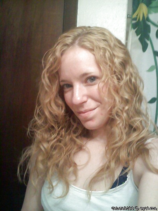 Sizzling slutty blonde esteem to exspose herself