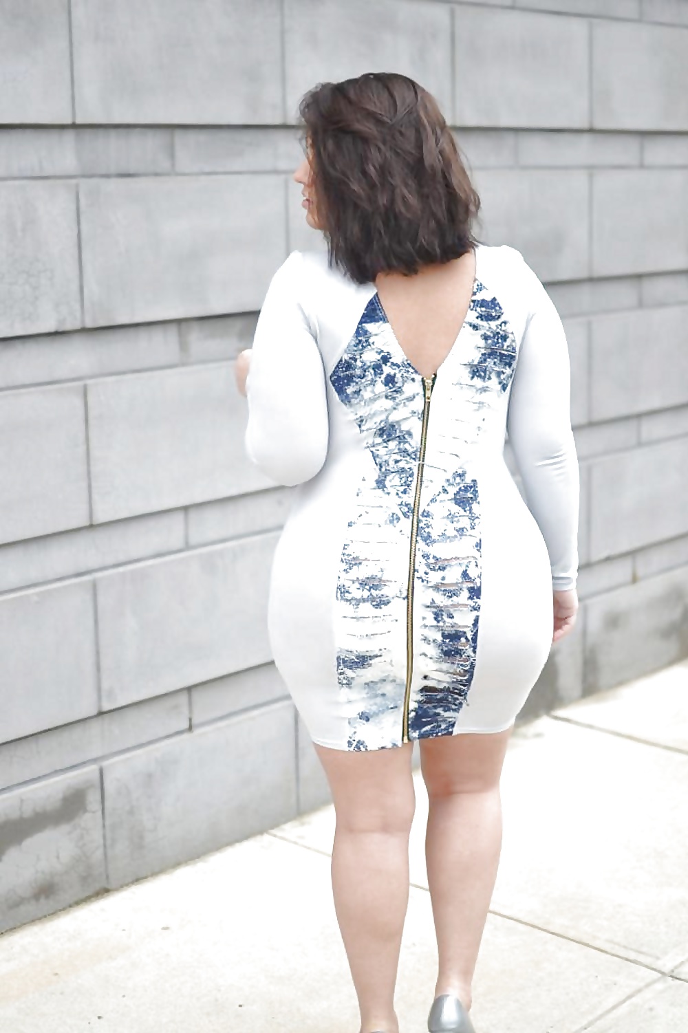 Nadia part 2 More curves
 #40175952