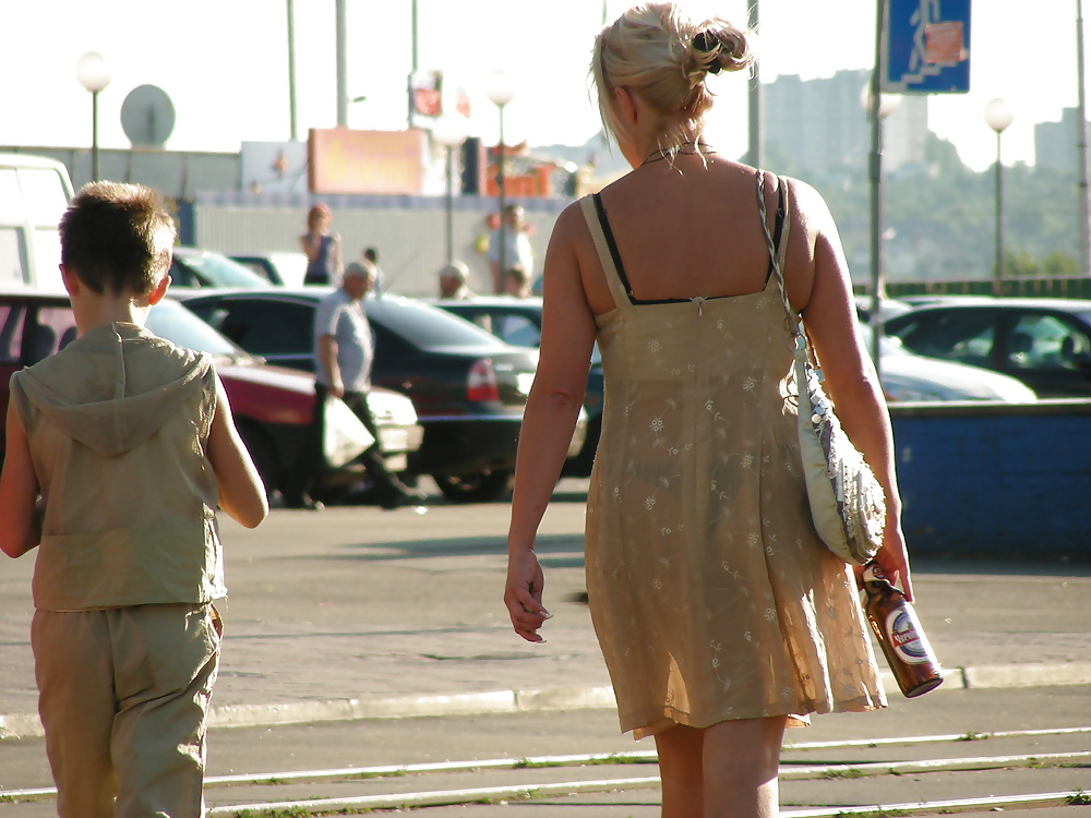 Mütter - Straße Candids #26867345