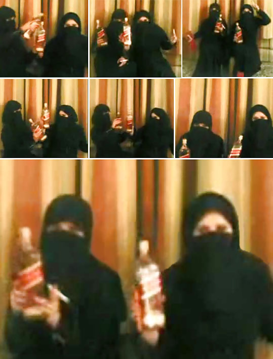 Hijab - niqab - jilbab - abaya - burka - árabe
 #33596498