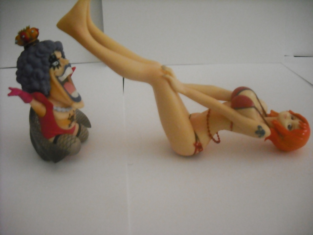 Figuras de una pieza divirtiéndose
 #27182854