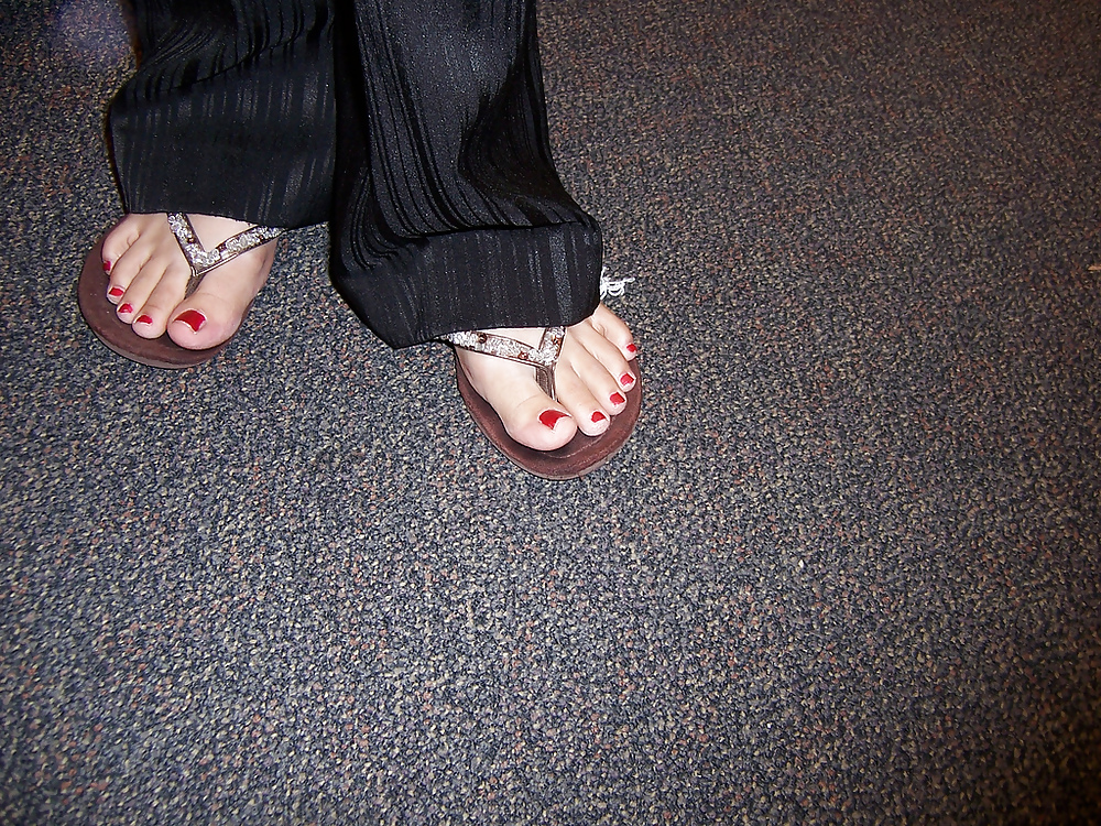 Flip flops feet #36510466