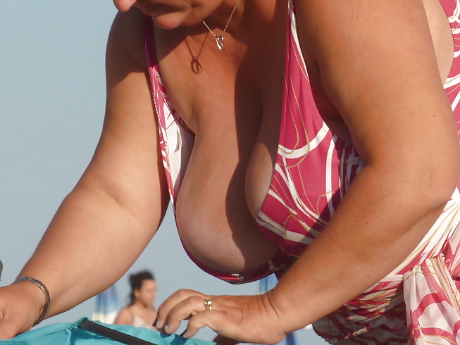 Abuelas con grandes tetas en la playa! amateur mixto!
 #28296694