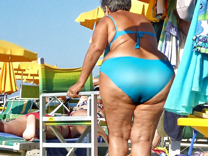 Nonne con grandi tette sulla spiaggia! misto amatoriale!
 #28296703