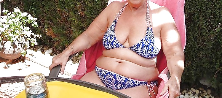 Madame en maillot de bain #35865169