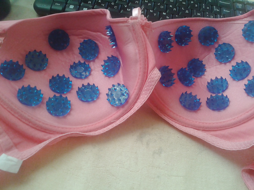 Punizione per aver indossato un reggiseno
 #35768773