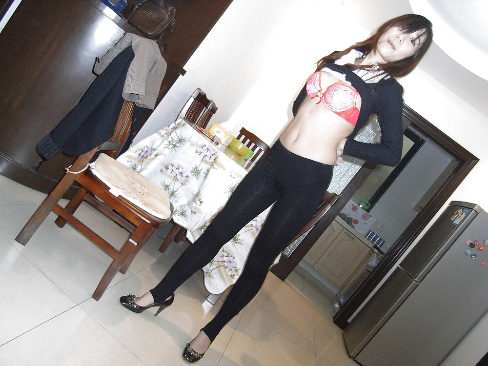 Foto amatoriali nude - moglie asiatica felice
 #31886206