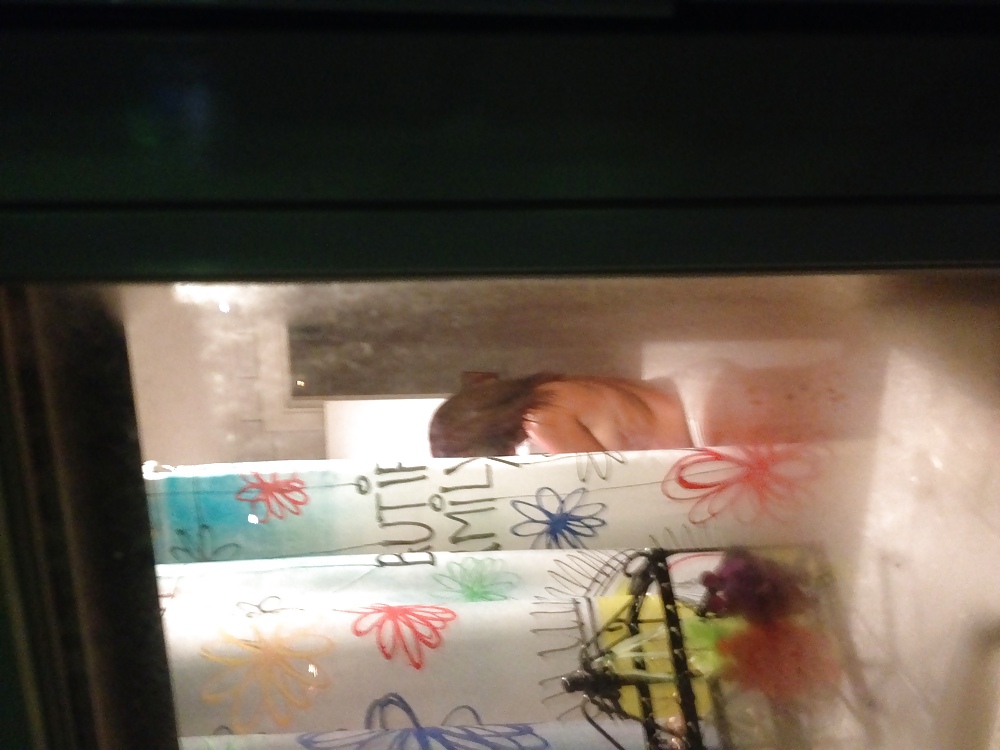 Espiar a una mujer en topless
 #36525868