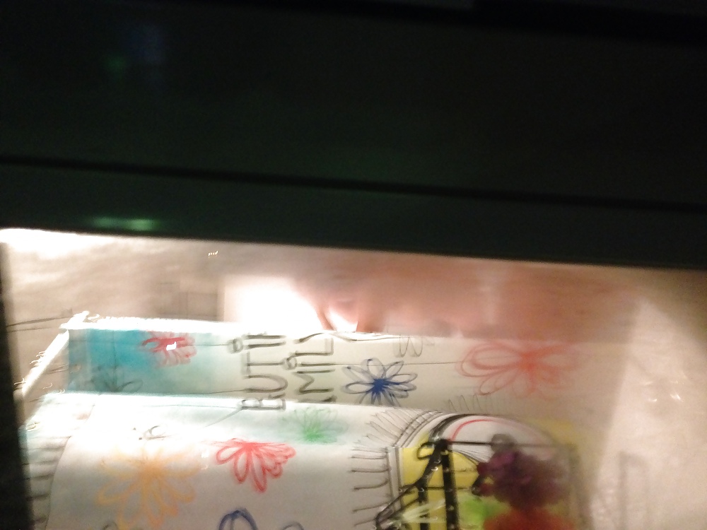 Espiar a una mujer en topless
 #36525896