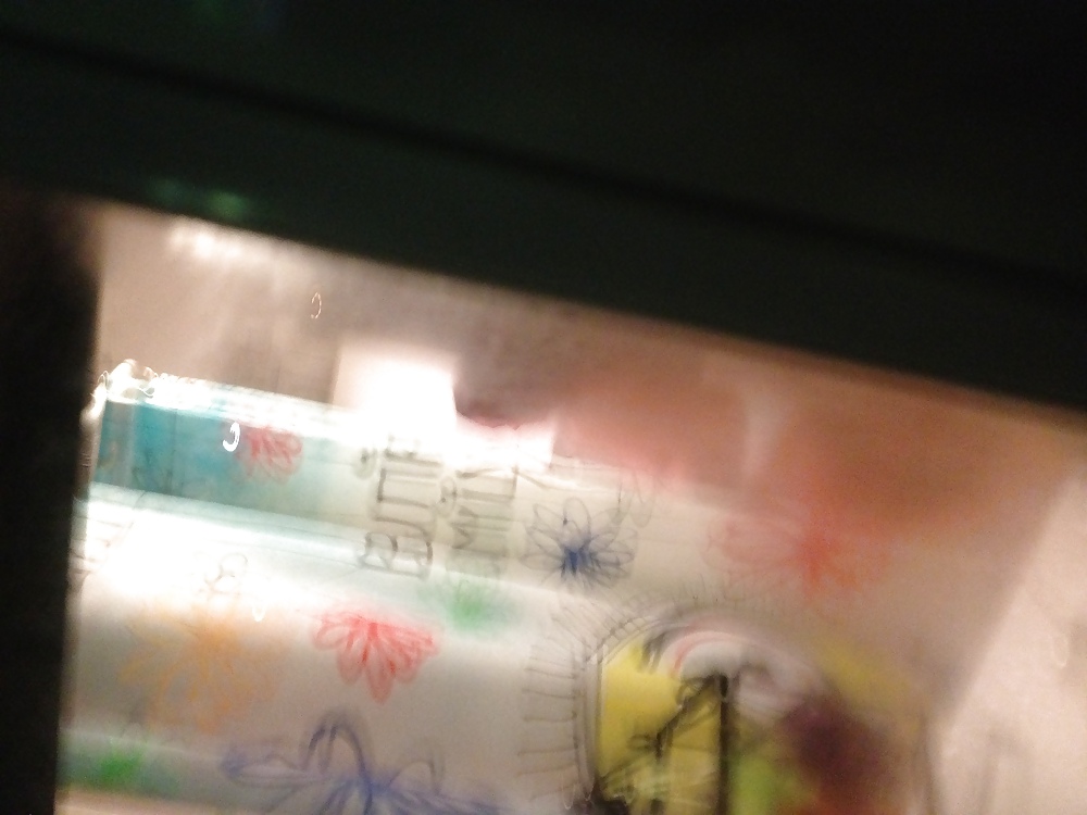 Espiar a una mujer en topless
 #36525905