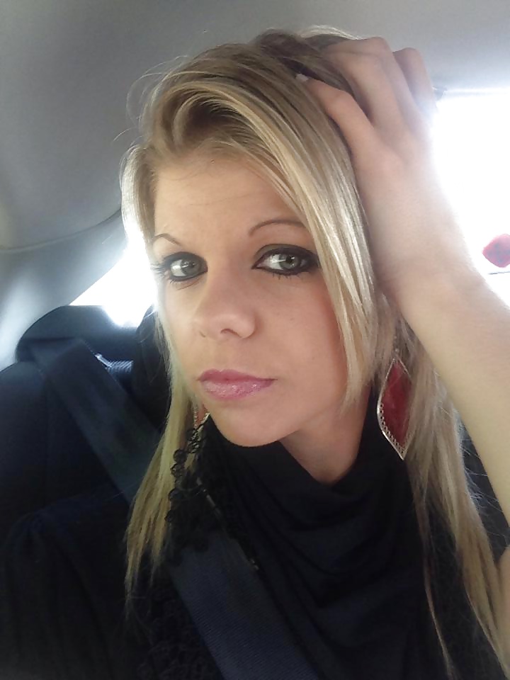 Stacy la ch'ti qui aime la bite
 #27917950