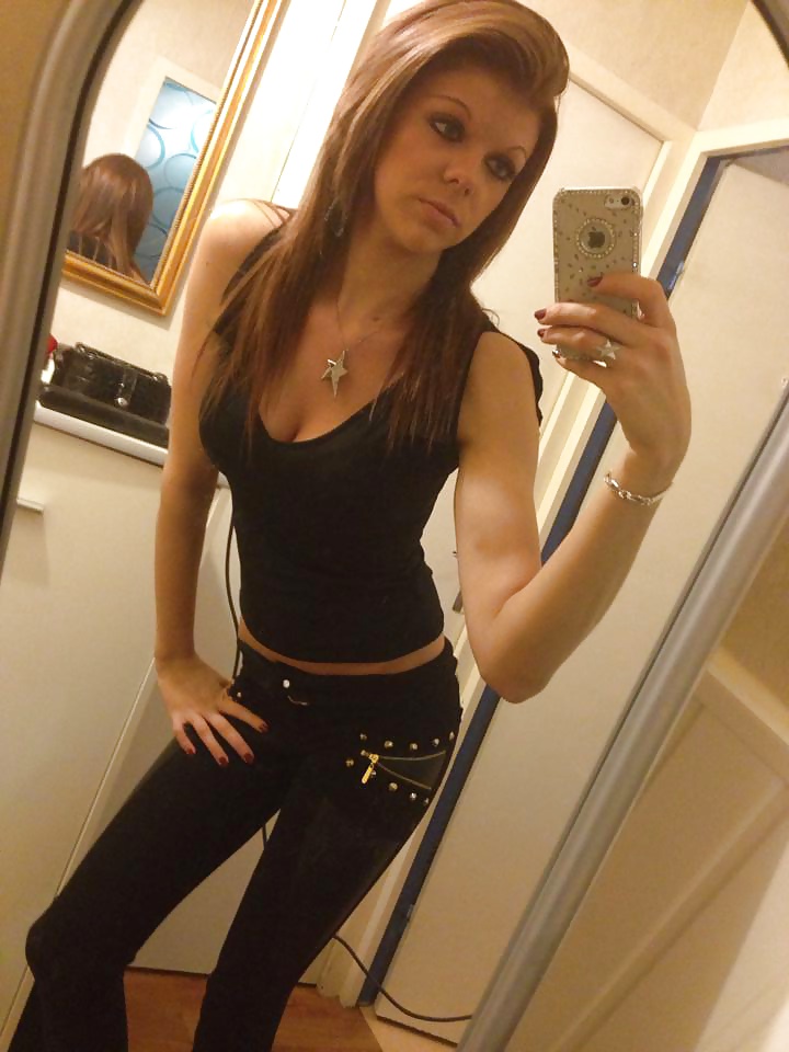 Stacy la ch'ti qui aime la bite
 #27917964