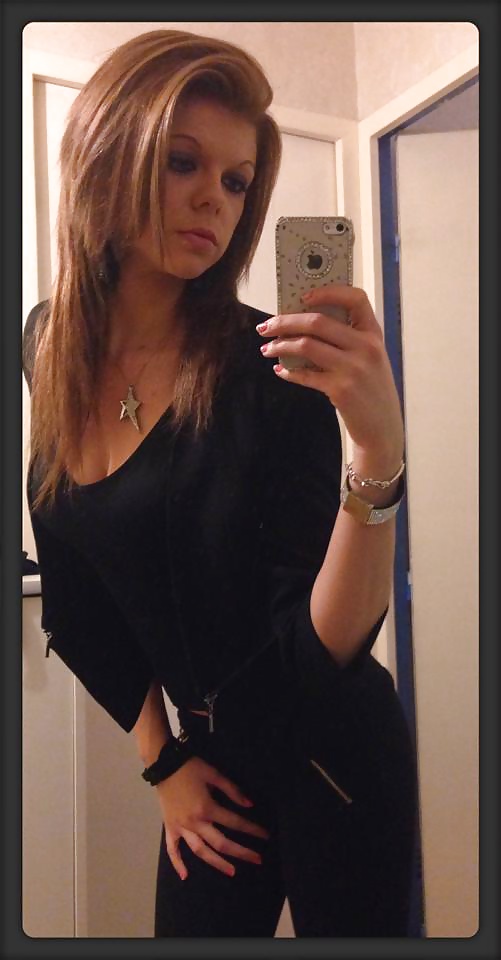 Stacy la ch'ti qui aime la bite
 #27917971