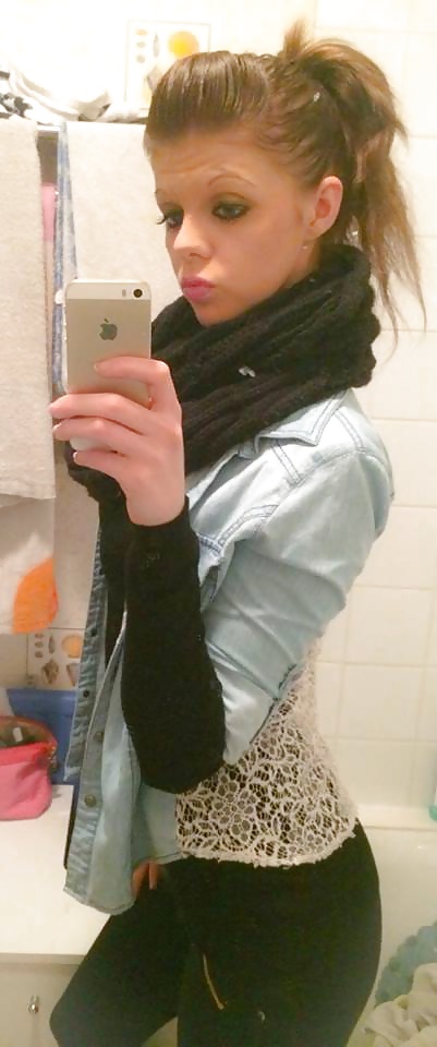 Stacy la ch'ti qui aime la bite
 #27918044