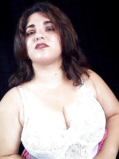 Brünette Bbw Entkleiden #34793907