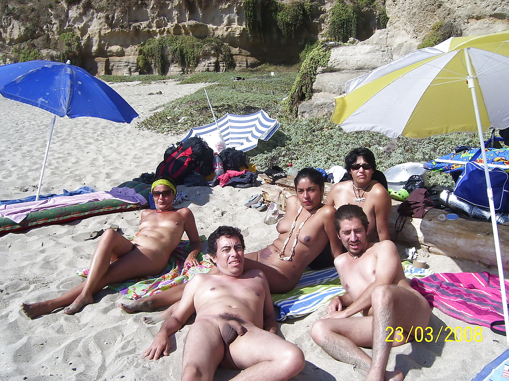 Grupos nudistas
 #31977212