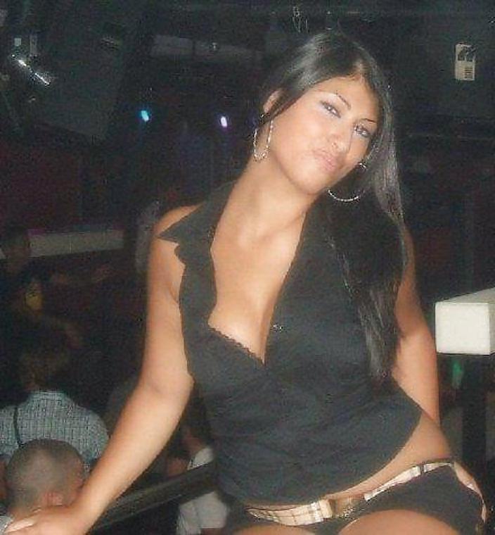 Mujer venezolana: consuela
 #37637364