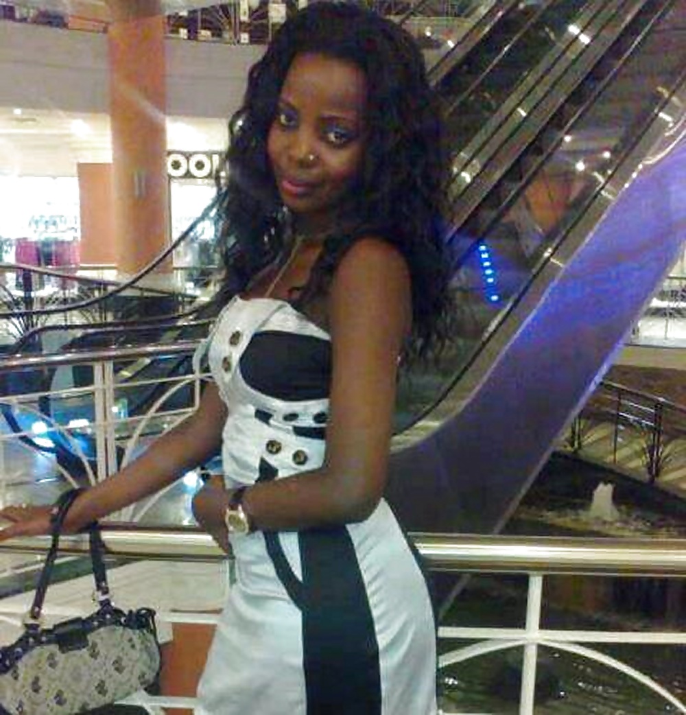 Una ragazza keniana chiamata florence w.
 #35068620