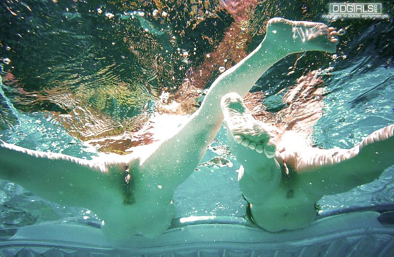 Underwater - Lesbian #26097076