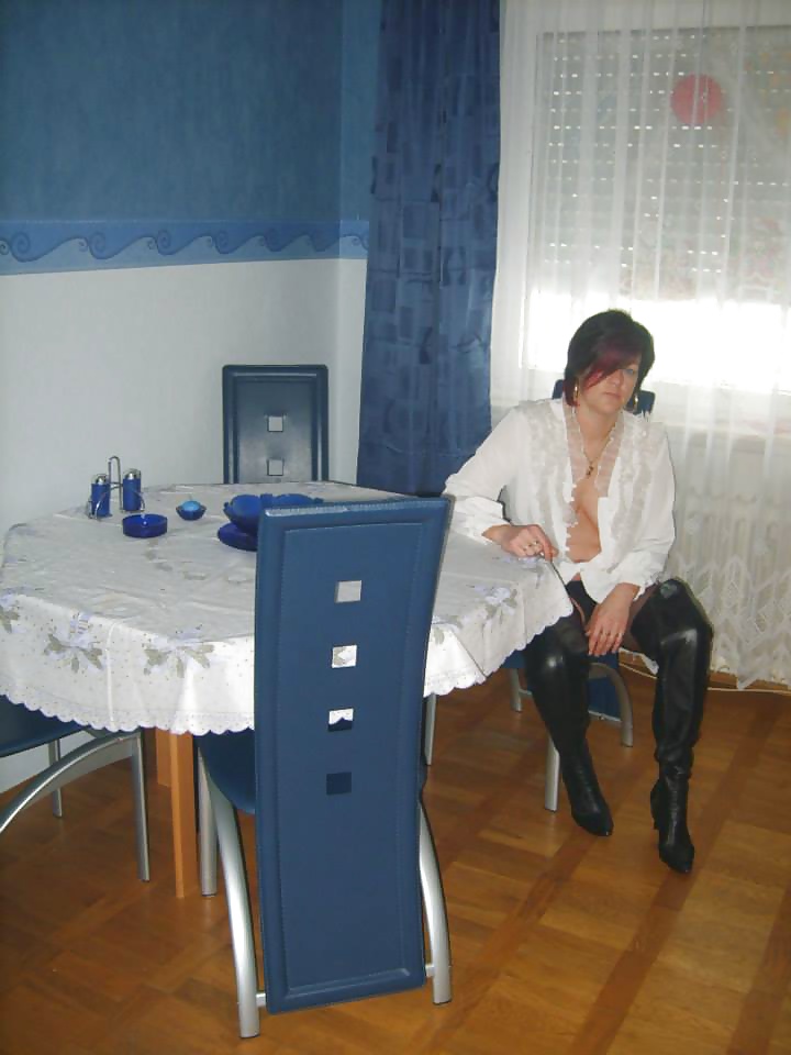 Sie Ist Bei Fb Zu Finden #24684896