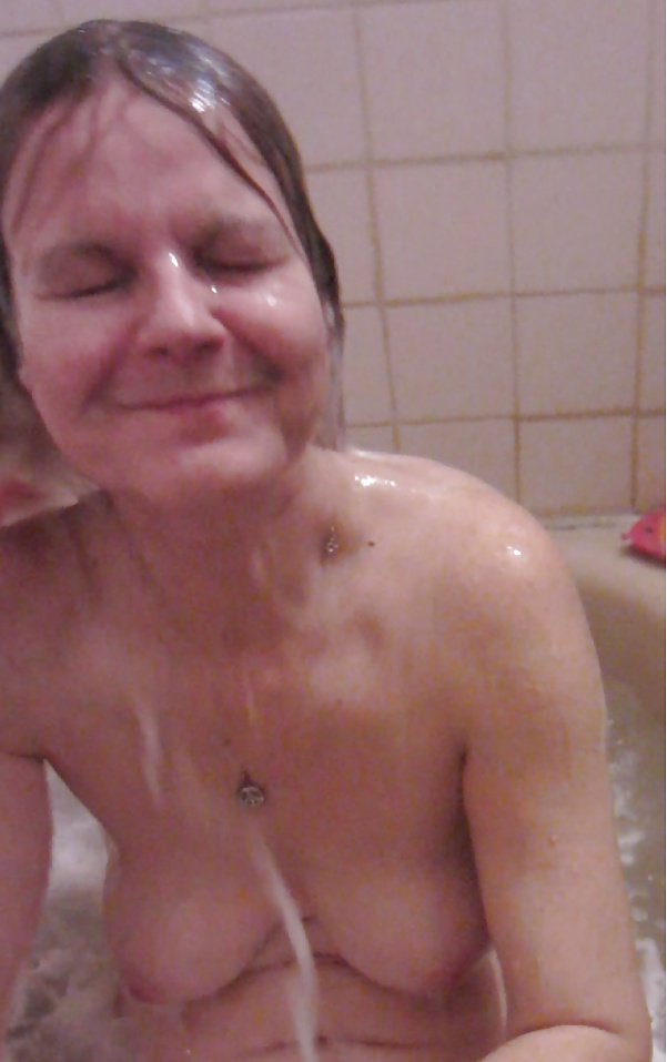 Gabriele Gehres in the tub.  Very sexy. #29514583