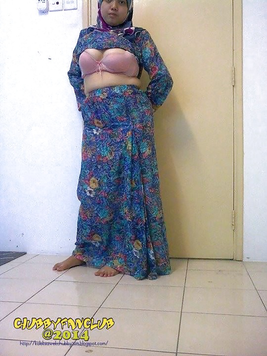 Malay- awek baju kurung 
 #33537646