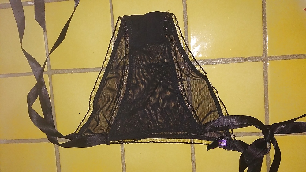 Culottes et string d'une amie #33166795