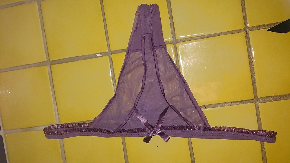 Culottes et string d'une amie #33166812