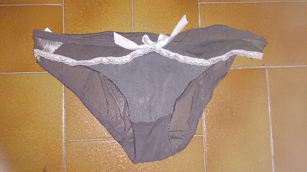 Culottes et string d'une amie #33166822