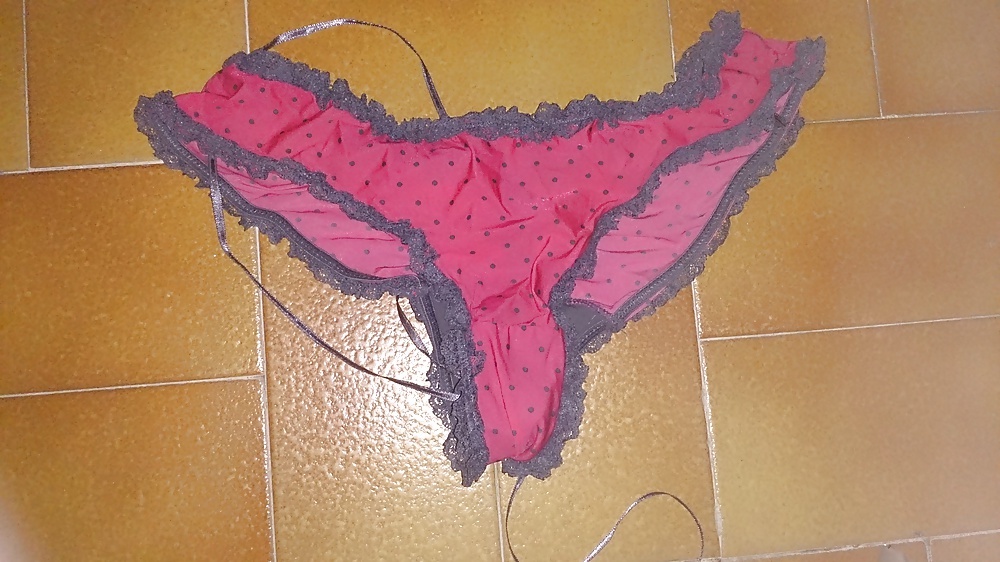 Culottes et string d'une amie #33166882